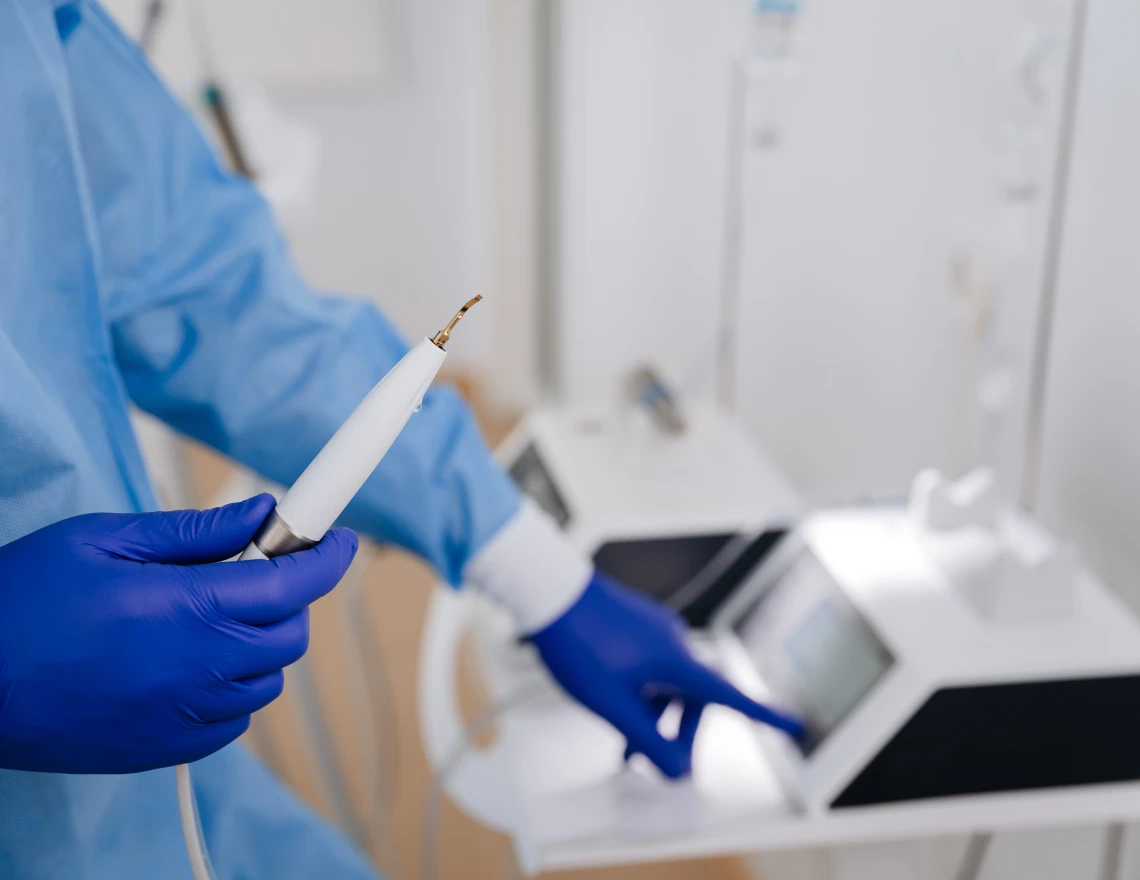 Dr Lacroix, implantologie et chirurgie orale à Grenoble 38000 : piezzo-chirurgie