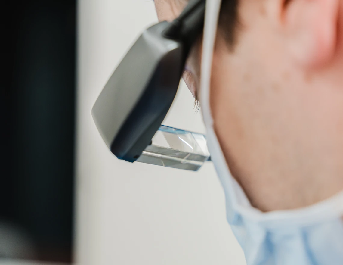 Chirurgie buccale à Grenoble : Extraction dentaire, Greffes osseuses, Sinus-lift, Traitement chirurgical des fistules pro-sinusiennes