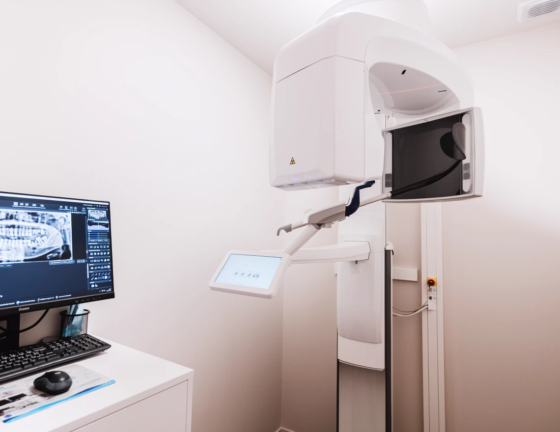 L’adoption de la radiographie numérique reflète notre dévouement à intégrer les technologies les plus avancées pour améliorer les chirurgies dentaires.