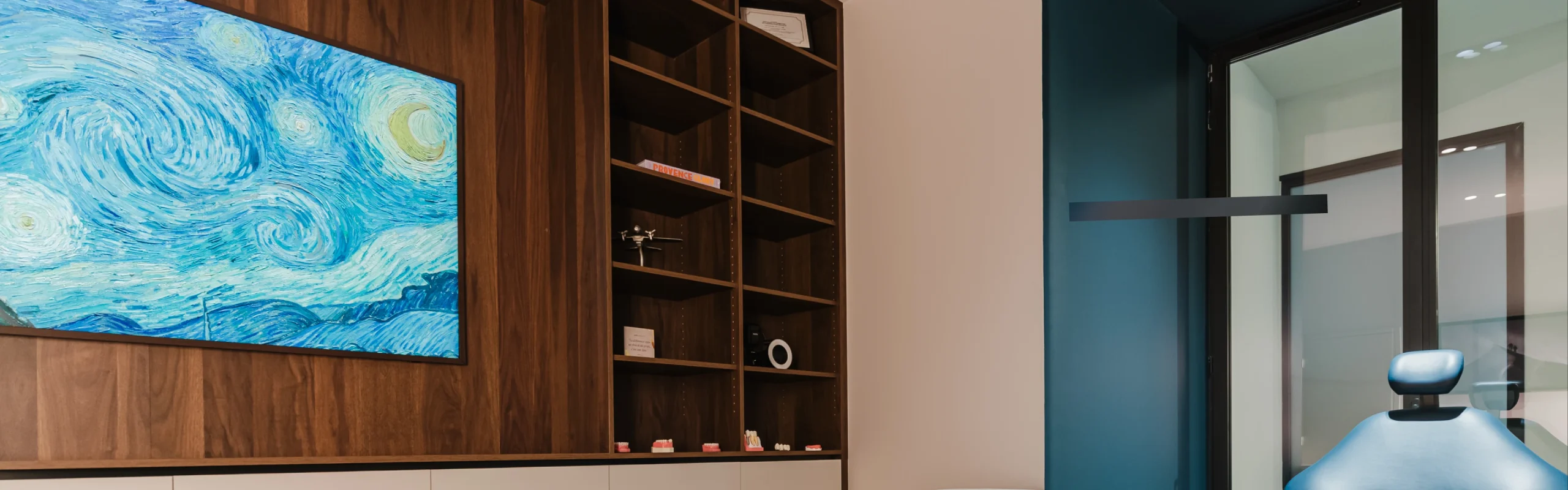 Chirurgie buccale à Grenoble, Dr Lacroix : extraction dentaire, greffes osseuses, freinectomie