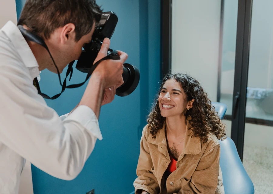 Chirurgie buccale à Grenoble, Dr Lacroix : extraction dentaire, greffes osseuses, freinectomie